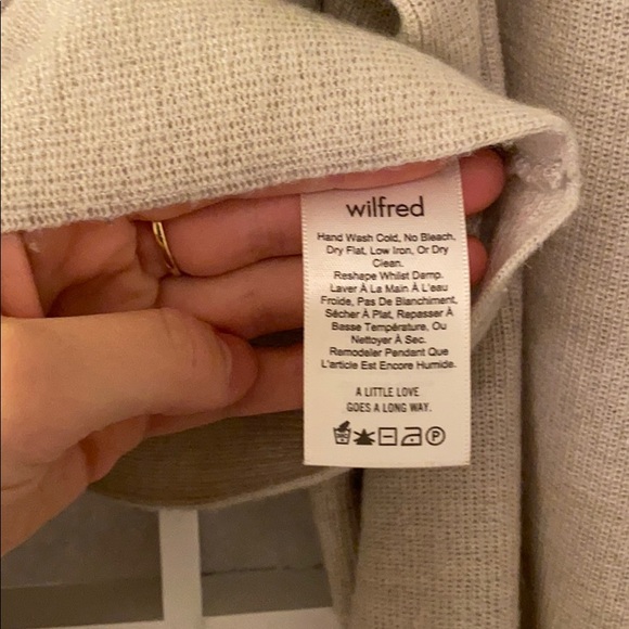 Aritzia Emmy Sweater - Picture 5 of 5